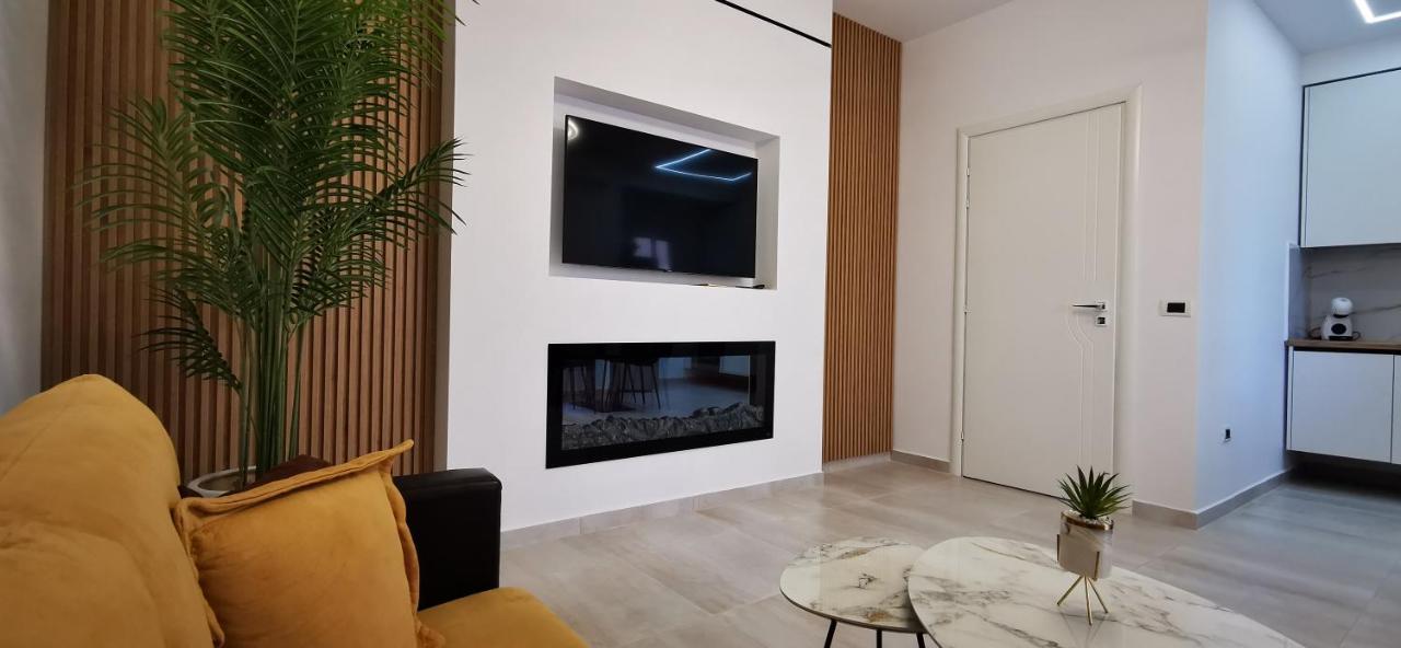 Lungomare Luxury Sea View Apartaments Vlorë Buitenkant foto