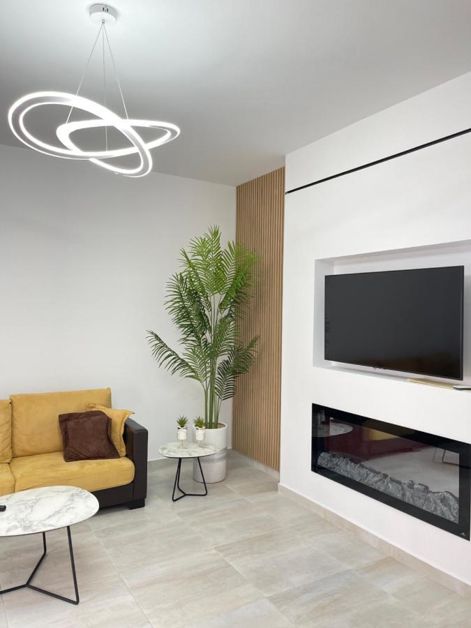Lungomare Luxury Sea View Apartaments Vlorë Buitenkant foto