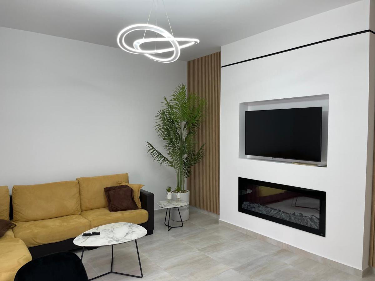 Lungomare Luxury Sea View Apartaments Vlorë Buitenkant foto