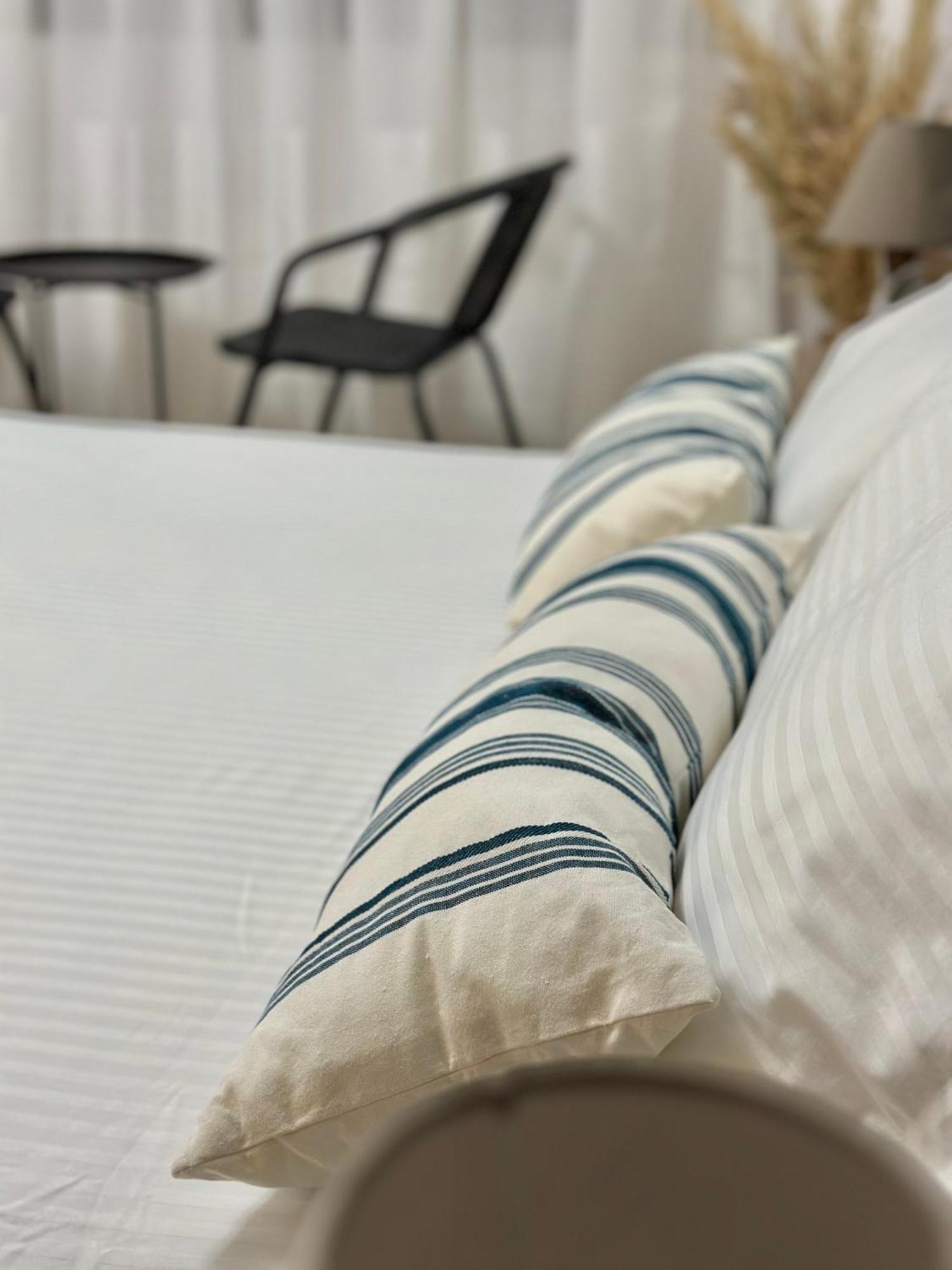 Lungomare Luxury Sea View Apartaments Vlorë Buitenkant foto