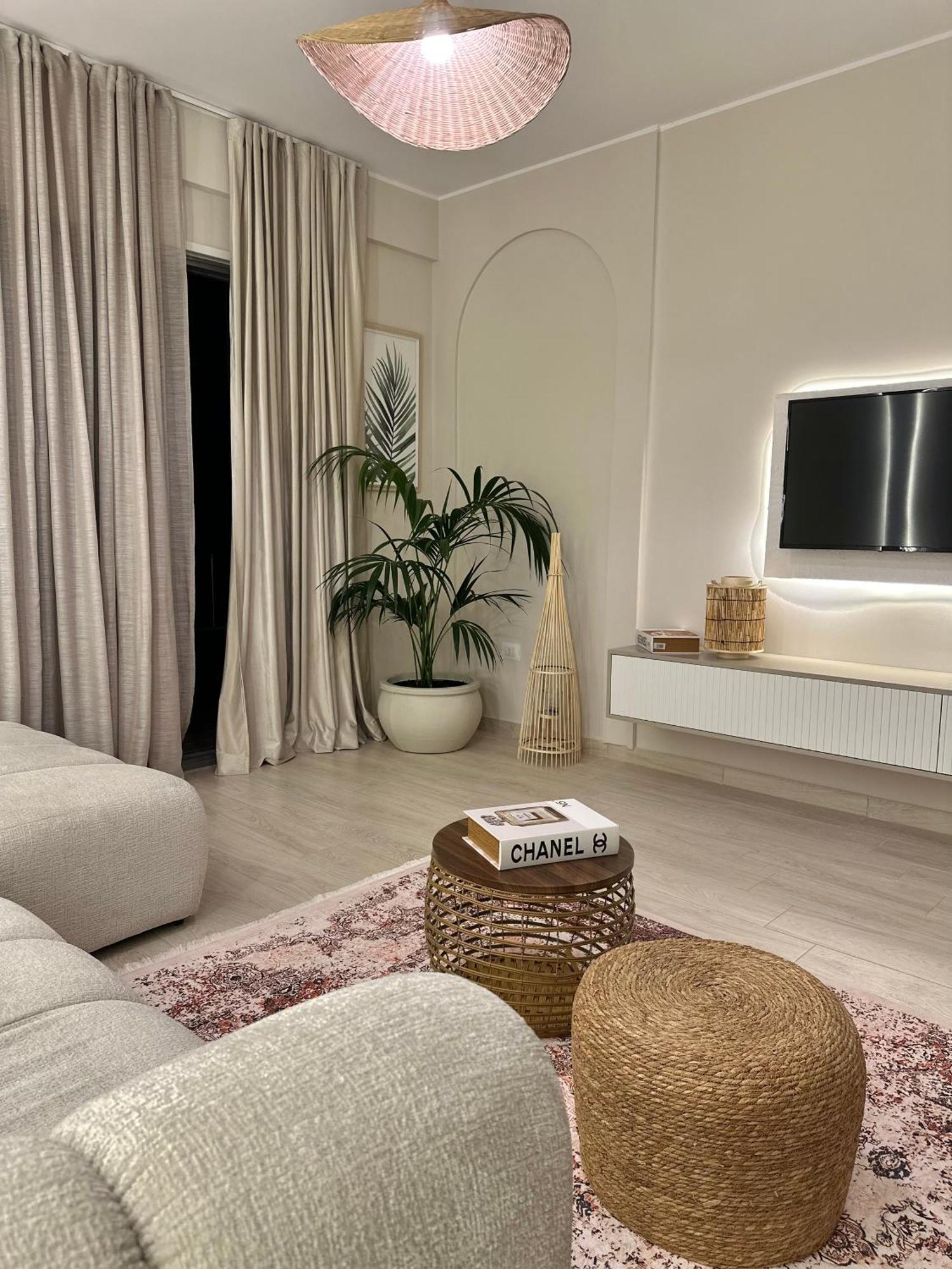 Lungomare Luxury Sea View Apartaments Vlorë Buitenkant foto
