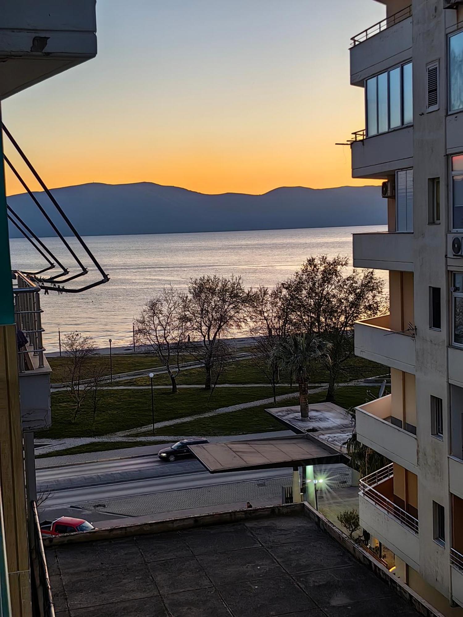 Lungomare Luxury Sea View Apartaments Vlorë Kamer foto