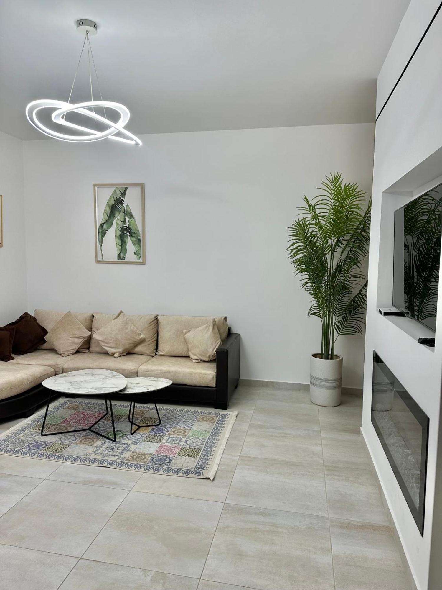 Lungomare Luxury Sea View Apartaments Vlorë Buitenkant foto
