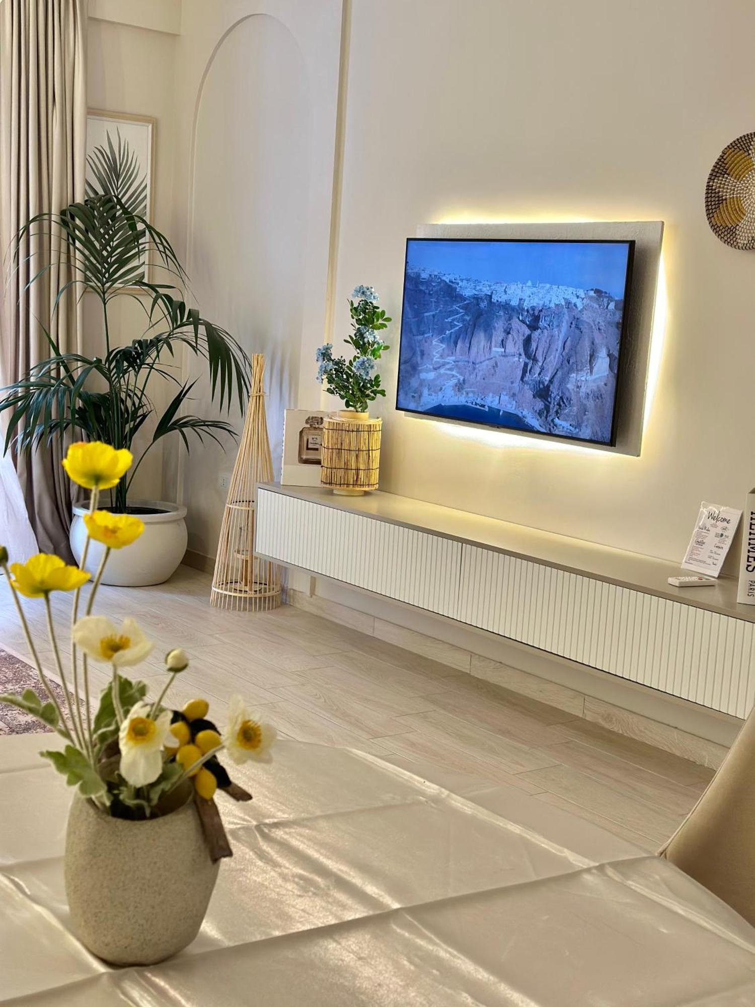 Lungomare Luxury Sea View Apartaments Vlorë Buitenkant foto